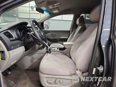 Zdjęcie 7 z 13 samochodu: 2017 KIA SEDONA LX VIN:KNDMB5C12H6229527 - miniatura