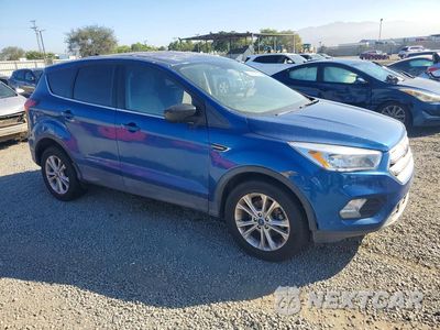 Czwarte zdjęcie samochodu z boku: 2019 FORD ESCAPE SE VIN:1FMCU0GD7KUA06217 - miniatura