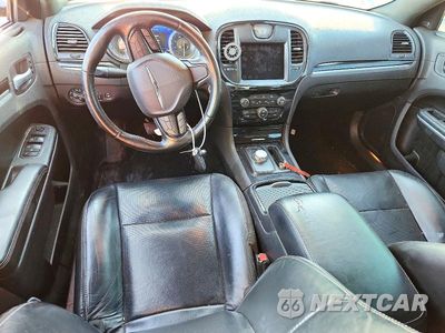 Zdjęcie 8 z 12 samochodu: 2021 CHRYSLER 300 S VIN:2C3CCABG5MH538199 - miniatura