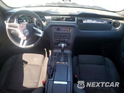 Zdjęcie 8 z 12 samochodu: 2010 FORD MUSTANG VIN:1ZVBP8AN5A5173270 - miniatura
