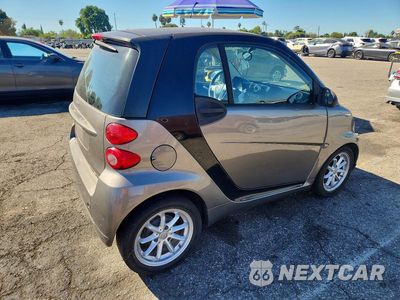 Trzecie zdjęcie samochodu z tyłu: 2011 SMART FORTWO PURE VIN:WMEEJ3BA2BK437548 - miniatura