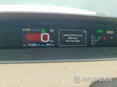 Zdjęcie 9 z 13 samochodu: 2016 TOYOTA PRIUS TWO ECO VIN:JTDKARFU0G3512578 - miniatura