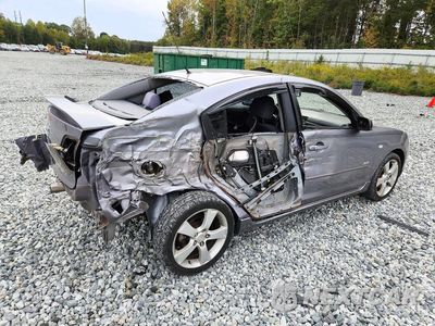 Trzecie zdjęcie samochodu z tyłu: 2004 MAZDA 3 S VIN:JM1BK123941211472 - miniatura