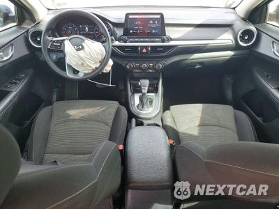 Zdjęcie 8 z 12 samochodu: 2024 KIA FORTE LXS VIN:3KPF24AD3RE805976 - miniatura