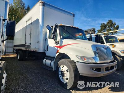 Czwarte zdjęcie samochodu z boku: 2019 INTERNATIONAL MV607 BOX TRUCK VIN:1HTEUMMN2KH801396 - miniatura