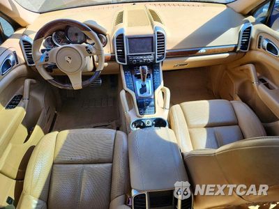 Zdjęcie 8 z 13 samochodu: 2012 PORSCHE CAYENNE S HYBRID VIN:WP1AE2A21CLA90729 - miniatura