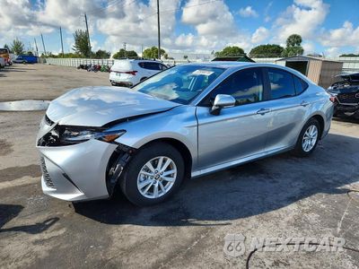 2026 TOYOTA CAMRY LE 4T1DBADK8TU566252 - główne zdjęcie licytacji z USA - miniatura