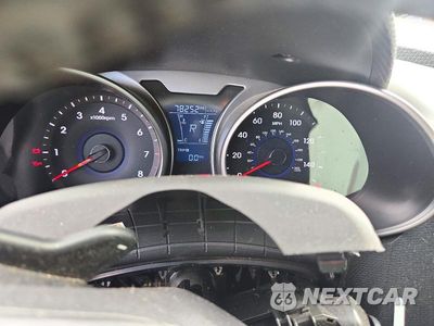 Zdjęcie 9 z 12 samochodu: 2017 HYUNDAI VELOSTER VALUE EDITION VIN:KMHTC6AD7HU313183 - miniatura