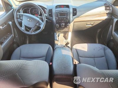 Zdjęcie 8 z 13 samochodu: 2012 KIA SORENTO LX VIN:5XYKT3A67CG240195 - miniatura