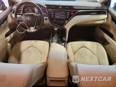Zdjęcie 8 z 12 samochodu: 2018 TOYOTA CAMRY LE VIN:4T1B11HK4JU678547 - miniatura