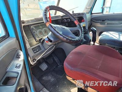 Zdjęcie 8 z 13 samochodu: 2006 FREIGHTLINER CONVENTIONAL COLUMBIA VIN:1FUJA6CK56PN67928 - miniatura