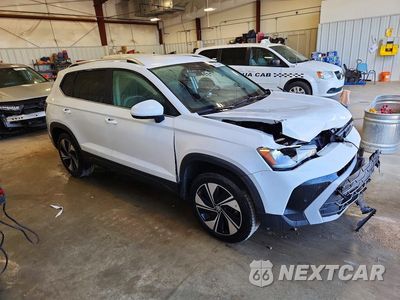 Czwarte zdjęcie samochodu z boku: 2025 VOLKSWAGEN TAOS SE VIN:3VVUC7B21SM045479 - miniatura