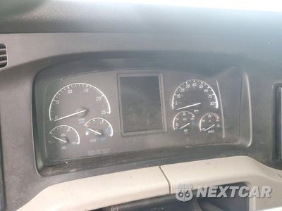 Zdjęcie 9 z 14 samochodu: 2019 FREIGHTLINER CASCADIA 126 SEMI TRUCK VIN:3AKJHHDR1KSKF0555 - miniatura