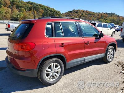 Trzecie zdjęcie samochodu z tyłu: 2016 VOLKSWAGEN TIGUAN S VIN:WVGBV7AX5GW033951 - miniatura