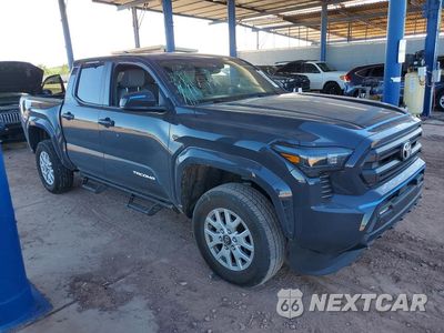 Czwarte zdjęcie samochodu z boku: 2025 TOYOTA TACOMA 4WD SR5 DOUBL VIN:3TMLB5JN3SM138873 - miniatura