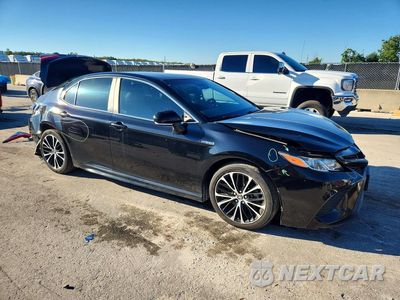 Czwarte zdjęcie samochodu z boku: 2018 TOYOTA CAMRY HYBRID SE VIN:4T1B21HK4JU003438 - miniatura