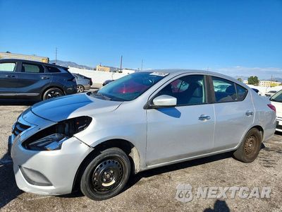 2018 NISSAN VERSA SV 3N1CN7AP1JL881561 - główne zdjęcie licytacji z USA - miniatura