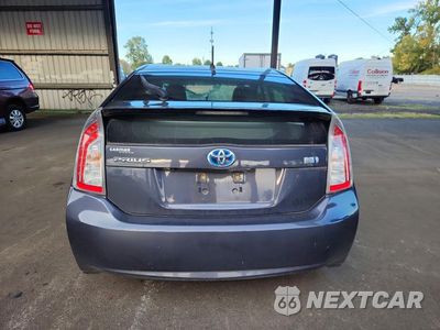Zdjęcie 6 z 12 samochodu: 2015 TOYOTA PRIUS TWO VIN:JTDKN3DU0F1959300 - miniatura