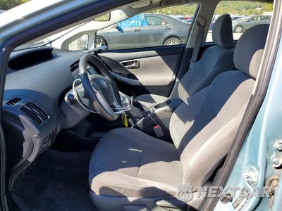 Zdjęcie 7 z 12 samochodu: 2014 TOYOTA PRIUS TWO VIN:JTDKN3DU7E1756161 - miniatura