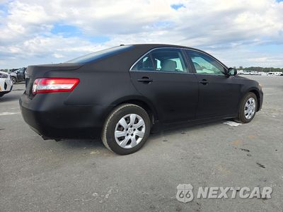 Trzecie zdjęcie samochodu z tyłu: 2010 TOYOTA CAMRY LE VIN:4T4BF3EK9AR021878 - miniatura