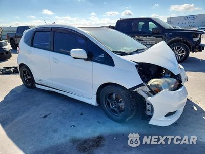 Czwarte zdjęcie samochodu z boku: 2013 HONDA FIT SPORT VIN:JHMGE8H51DC043943 - miniatura