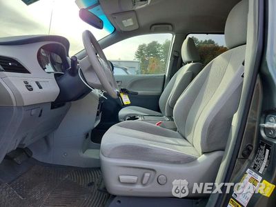 Zdjęcie 7 z 14 samochodu: 2013 TOYOTA SIENNA LE VIN:5TDKK3DCXDS396594 - miniatura