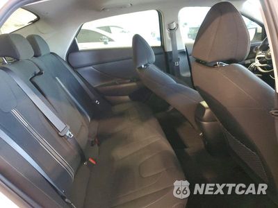 Zdjęcie 10 z 13 samochodu: 2025 HYUNDAI ELANTRA SEL VIN:KMHLS4DG9SU910792 - miniatura
