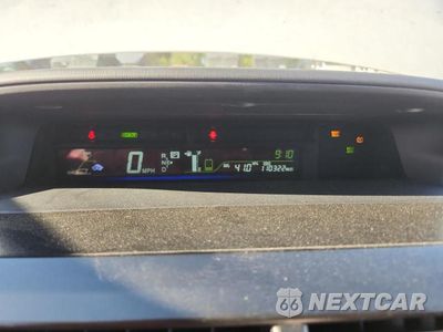 Zdjęcie 9 z 13 samochodu: 2013 TOYOTA PRIUS V FIVE VIN:JTDZN3EU7D3262138 - miniatura