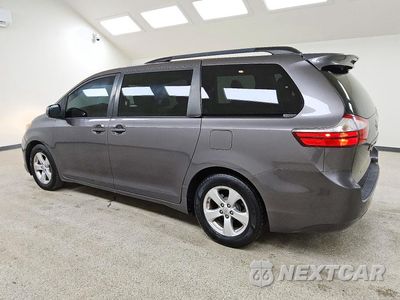 Drugie zdjęcie samochodu z przodu: 2015 TOYOTA SIENNA LE VIN:5TDKK3DC1FS577974 - miniatura