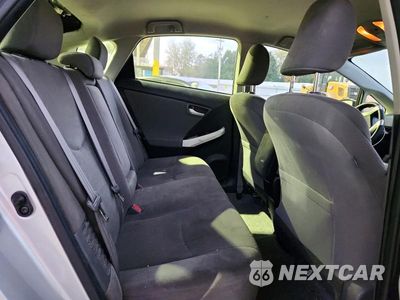 Zdjęcie 10 z 12 samochodu: 2015 TOYOTA PRIUS TWO VIN:JTDKN3DU0F0430712 - miniatura