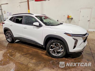 Czwarte zdjęcie samochodu z boku: 2026 CHEVROLET TRAX 1LT VIN:KL77LHEP9TC118249 - miniatura