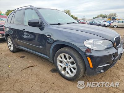 Czwarte zdjęcie samochodu z boku: 2013 BMW X5 XDRIVE35I VIN:5UXZV4C55D0B03316 - miniatura