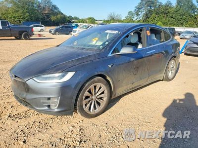 2017 TESLA MODEL X 5YJXCBE20HF040622 - główne zdjęcie licytacji z USA - miniatura