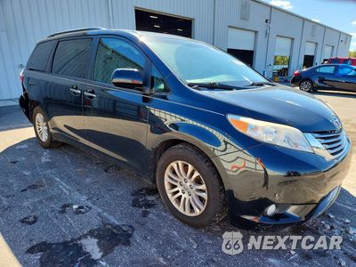 Czwarte zdjęcie samochodu z boku: 2016 TOYOTA SIENNA XLE PREMIUM 8-PASSENGER VIN:5TDYK3DC2GS733905 - miniatura