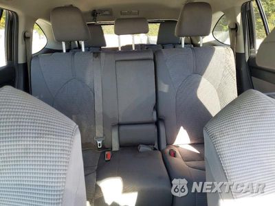 Zdjęcie 10 z 13 samochodu: 2020 TOYOTA HIGHLANDER LE VIN:5TDZZRAH4LS510374 - miniatura