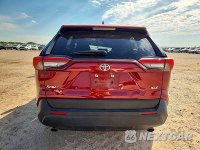 Zdjęcie 6 z 12 samochodu: 2021 TOYOTA RAV4 XLE VIN:JTMW1RFV3MD071111 - miniatura