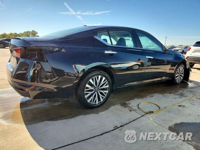 Trzecie zdjęcie samochodu z tyłu: 2025 NISSAN ALTIMA SV VIN:1N4BL4DV4SN398919 - miniatura