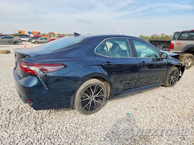 Trzecie zdjęcie samochodu z tyłu: 2021 TOYOTA CAMRY SE VIN:4T1G11AK5MU450884 - miniatura