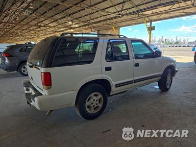 Trzecie zdjęcie samochodu z tyłu: 2001 CHEVROLET BLAZER VIN:1GNDT13W612228421 - miniatura