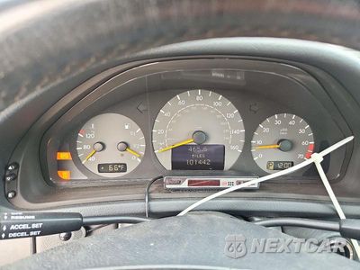 Zdjęcie 9 z 12 samochodu: 2001 MERCEDES-BENZ CLK 430 VIN:WDBLK70G81T079882 - miniatura