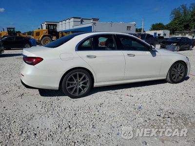 Trzecie zdjęcie samochodu z tyłu: 2021 MERCEDES-BENZ E 350 VIN:W1KZF8DB8MA929973 - miniatura