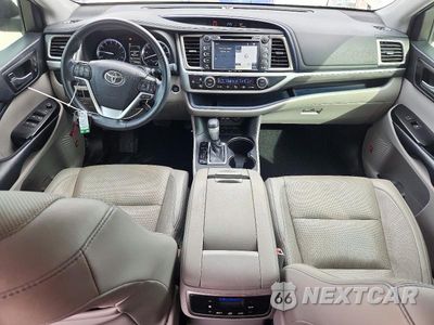 Zdjęcie 8 z 14 samochodu: 2019 TOYOTA HIGHLANDER LIMITED VIN:5TDYZRFH0KS337665 - miniatura