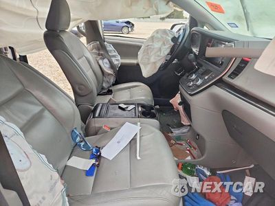 Zdjęcie 7 z 13 samochodu: 2016 TOYOTA SIENNA XLE 8-PASSENGER VIN:5TDYK3DC4GS720413 - miniatura
