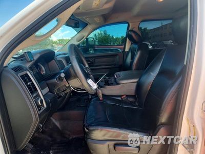 Zdjęcie 7 z 12 samochodu: 2018 RAM 2500 ST VIN:3C6UR5HLXJG277911 - miniatura