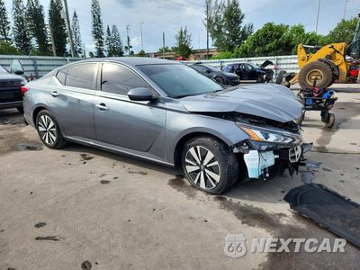 Czwarte zdjęcie samochodu z boku: 2021 NISSAN ALTIMA SV VIN:1N4BL4DV3MN389048 - miniatura