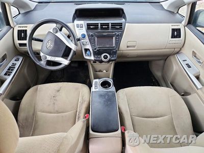 Zdjęcie 8 z 12 samochodu: 2012 TOYOTA PRIUS V TWO VIN:JTDZN3EU4C3074210 - miniatura