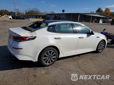 Trzecie zdjęcie samochodu z tyłu: 2019 KIA OPTIMA EX VIN:5XXGU4L15KG330670 - miniatura
