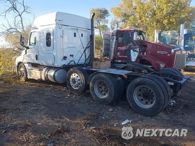 Drugie zdjęcie samochodu z przodu: 2020 FREIGHTLINER CASCADIA 126 SEMI TRUCK VIN:1FUNHHFG7LLKV8934 - miniatura