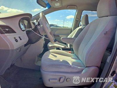 Zdjęcie 7 z 14 samochodu: 2013 TOYOTA SIENNA LE VIN:5TDKK3DC0DS384860 - miniatura