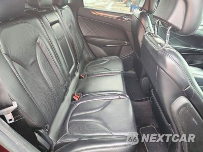 Zdjęcie 11 z 13 samochodu: 2019 LINCOLN MKC RESERVE VIN:5LMCJ3C95KUL04208 - miniatura